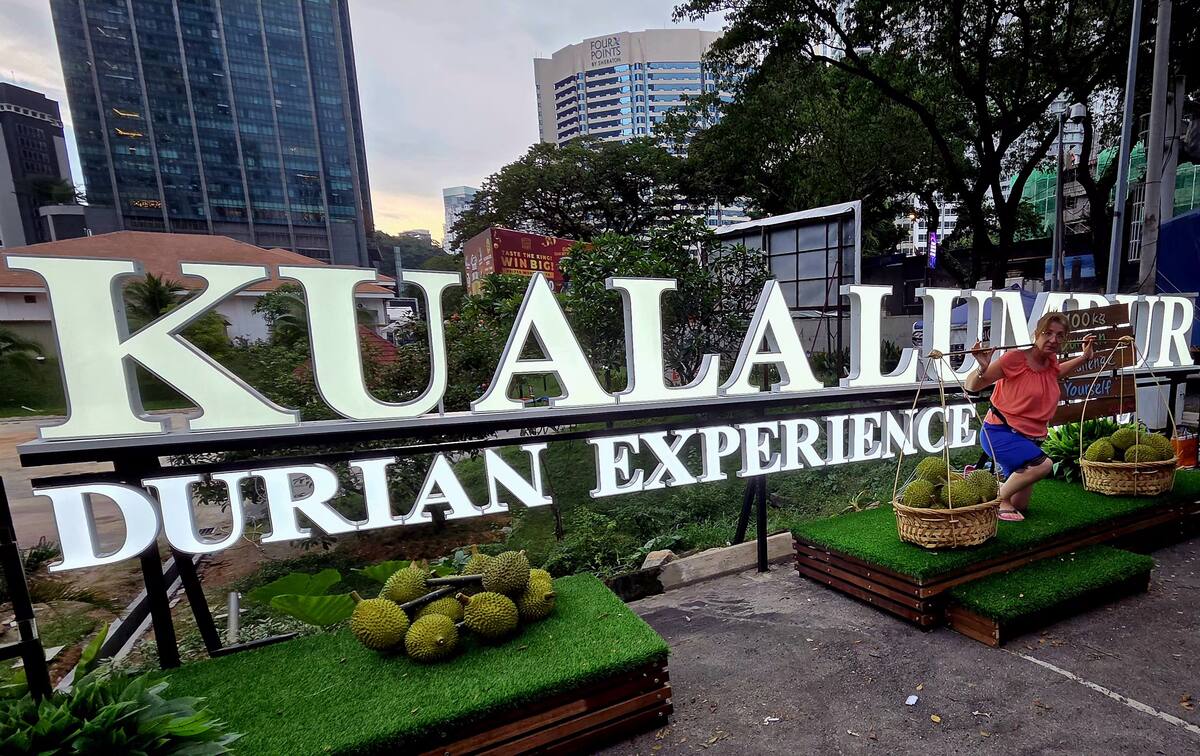 Napis Kuala Lumpur Durian Experience